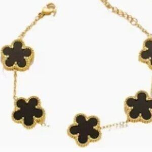 Four Leaf Clover Gold Faux Fashion Bracelet Luxury Four Leaf Clover NWOT Black